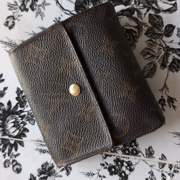 Louis Vuitton Vintage Elise Wallet - Picture 2 of 5